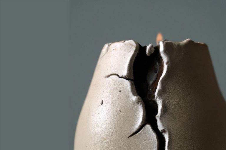 What Causes Candles To Crack? Is It Dangerous?